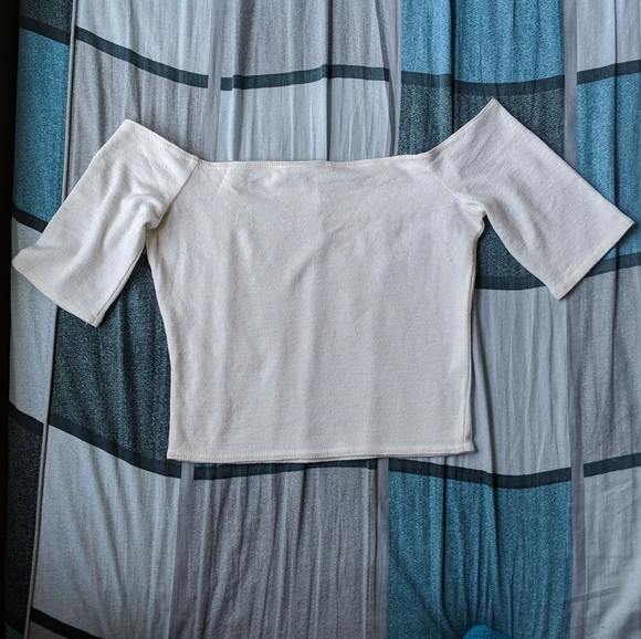 Aritzia Wilfred Free off the shoulder crop top - Picture 2 of 3